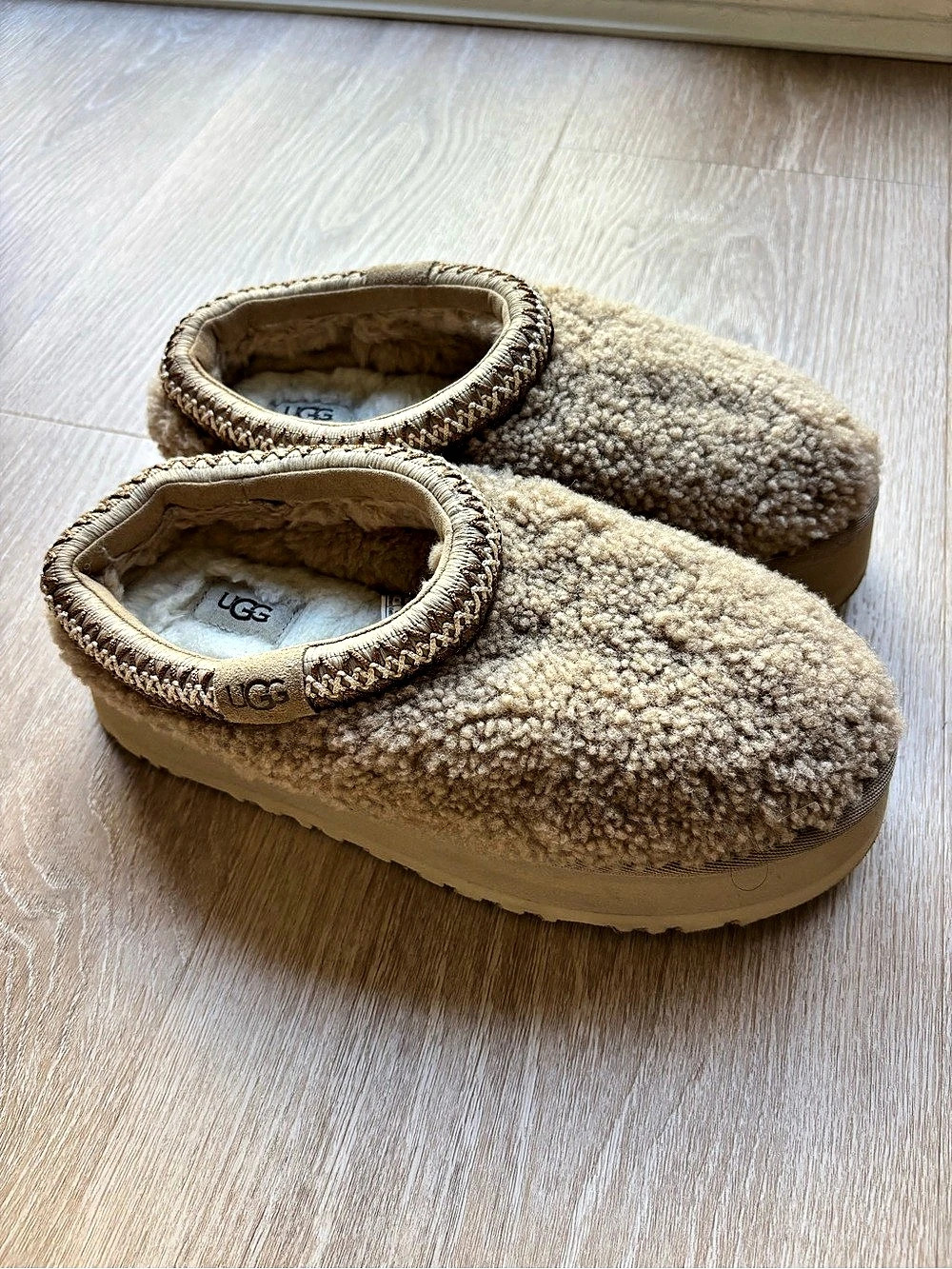 UGG Maxi Curly Tazz Slippers Brown US 7
